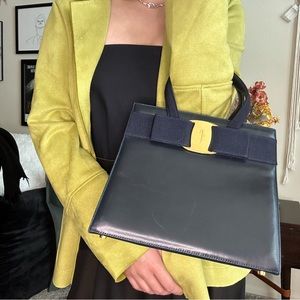 Vara Bow Handbag | Ferragamo | OS